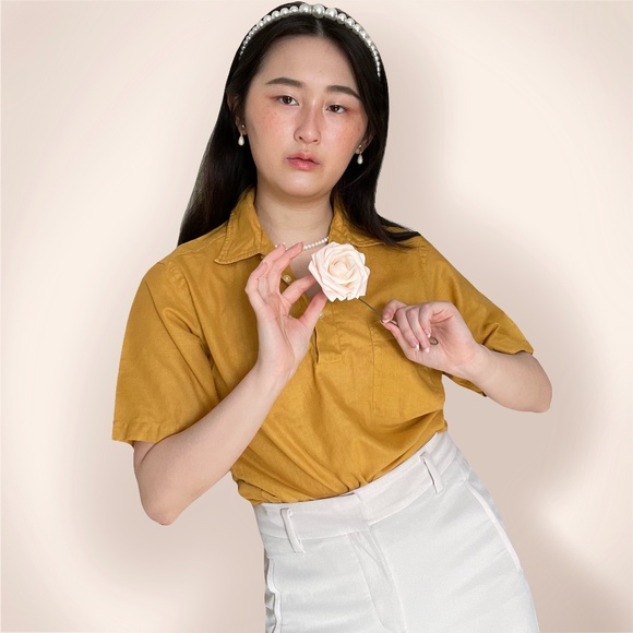 Vintage mustard yellow short sleeve polo top. - Picture 1 of 4